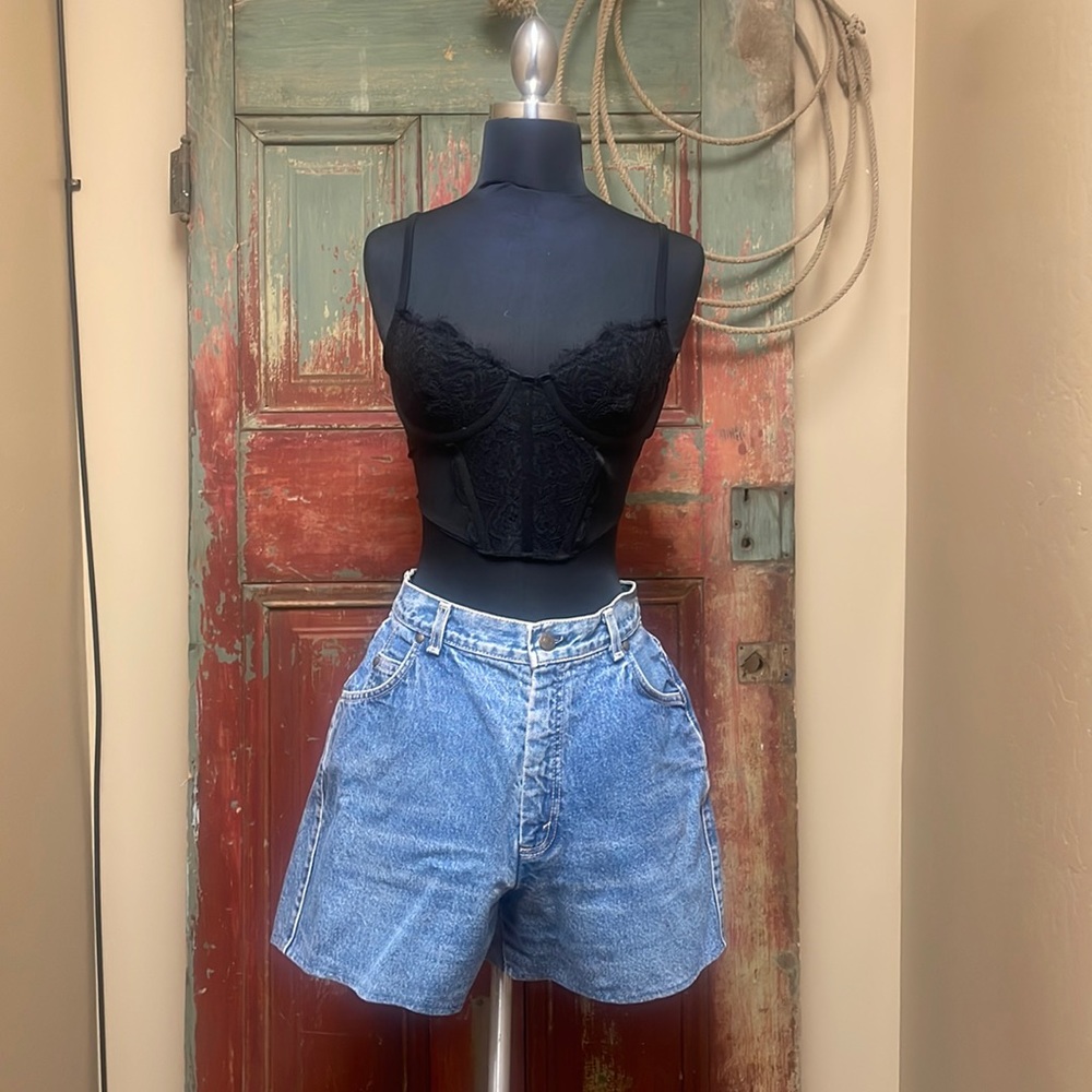 Vintage Levi’s jean shorts